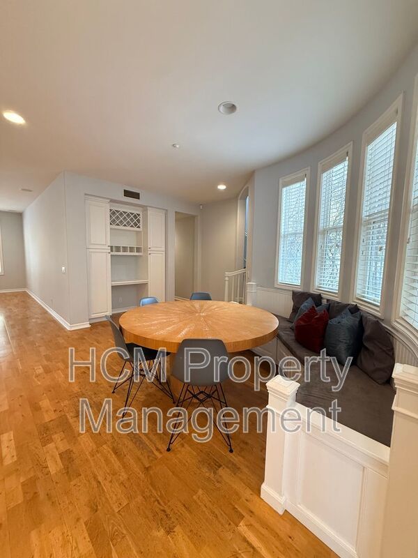 Stunning Estate in Exclusive Community Rose Gate in Northwood Pointe property image