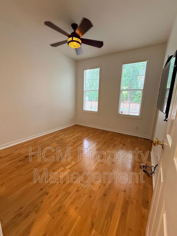 Stunning Estate in Exclusive Community Rose Gate in Northwood Pointe property image