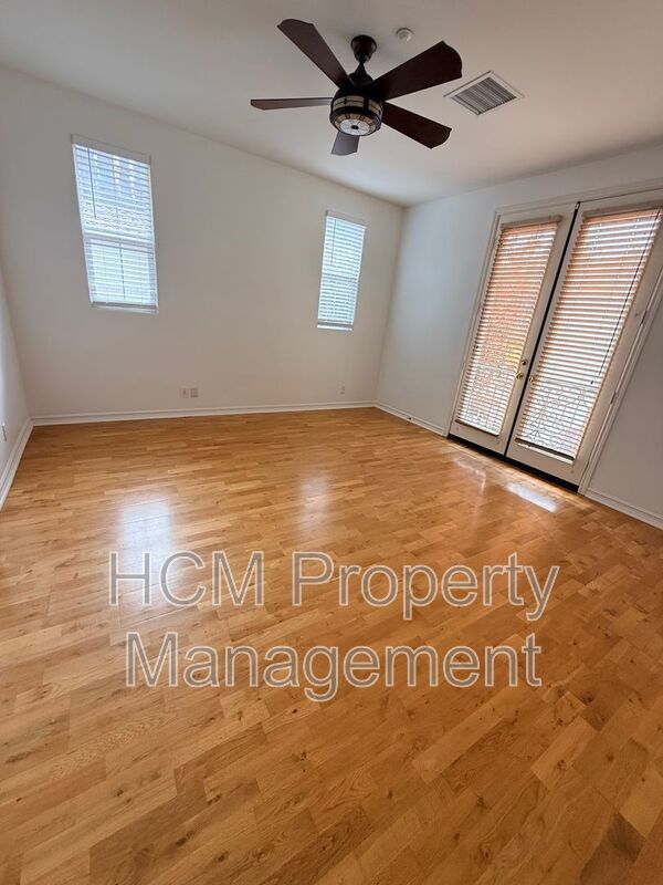 Stunning Estate in Exclusive Community Rose Gate in Northwood Pointe property image