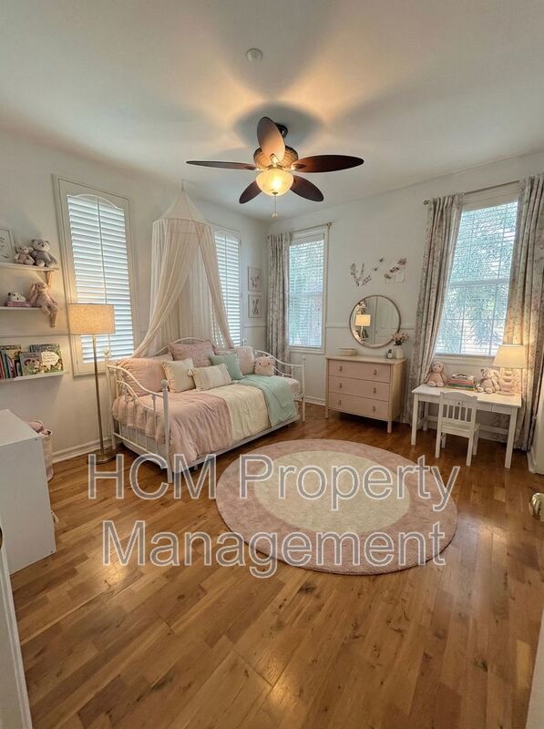 Stunning Estate in Exclusive Community Rose Gate in Northwood Pointe property image