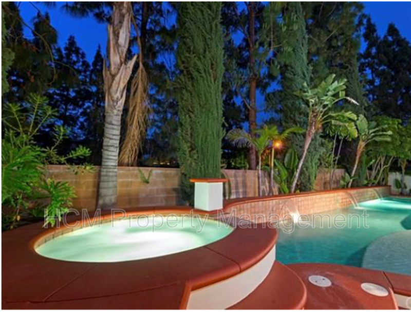 Stunning Estate in Exclusive Community Rose Gate in Northwood Pointe property image