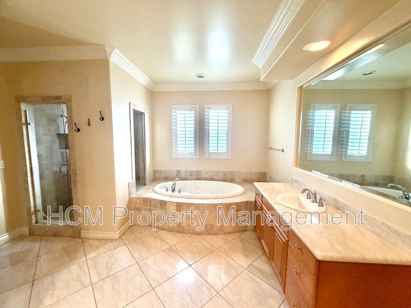 Beautiful 4 Bedroom, 4.5 Bathroom Home in Quail Hill property image