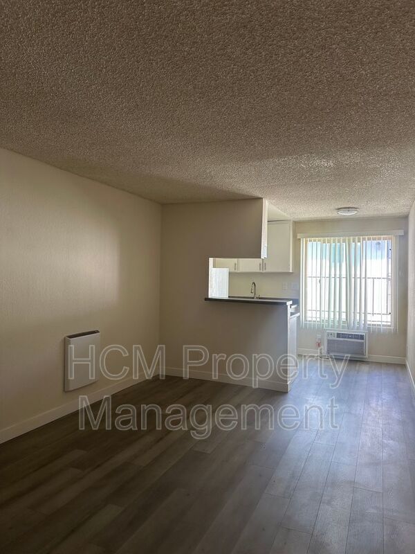 Welcome to 11450 Calvert, a charming 1-bed, 1-bath apartment nestled in the heart of N. Hollywood! property image