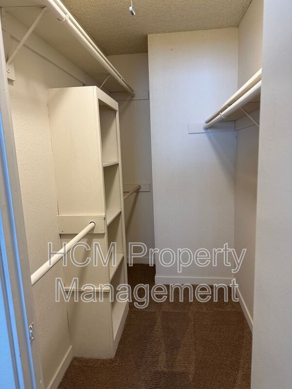 Welcome to 11450 Calvert, a charming 1-bed, 1-bath apartment nestled in the heart of N. Hollywood! property image