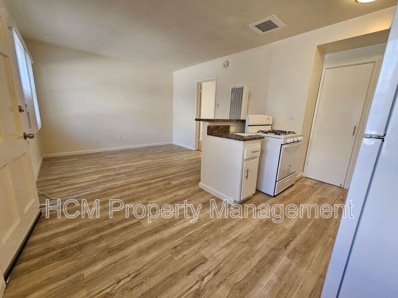 Welcome to 7240 Alabama, a 1-bedroom, 1-bathroom apartment located in the heart of Canoga Park, CA. property image