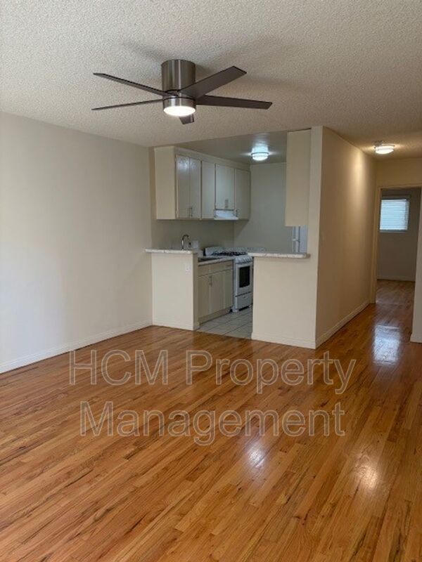 Welcome to your new home in the heart of Santa Monica, CA. property image