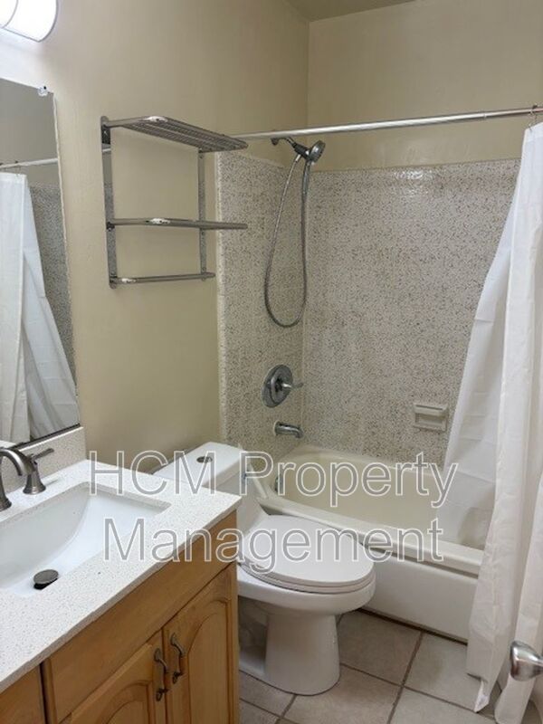 Welcome to your new home in the heart of Santa Monica, CA. property image