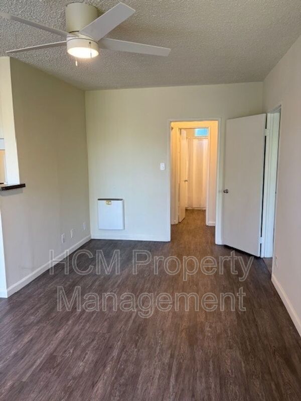Welcome to 4112 Grand View Blvd, a beautiful 2-bedroom, 2-bathroom apartment located in Mar Vista property image