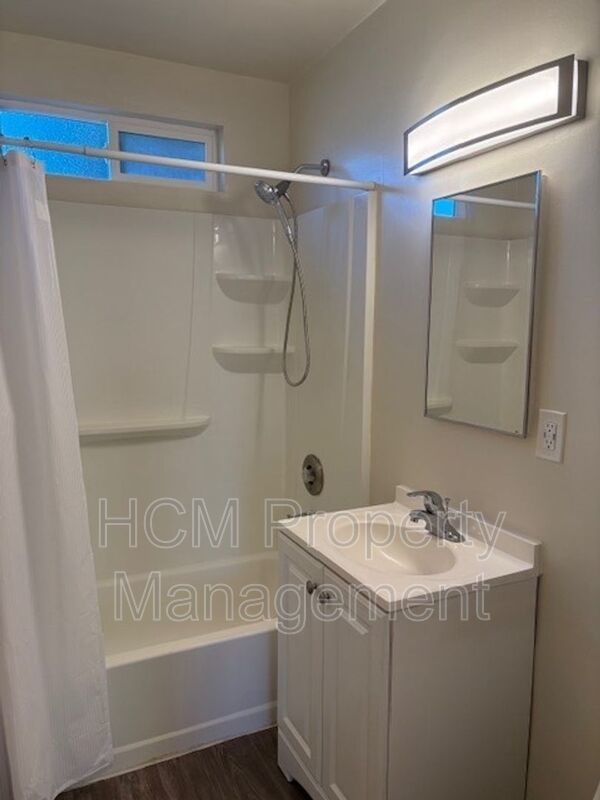 Welcome to 4112 Grand View Blvd, a beautiful 2-bedroom, 2-bathroom apartment located in Mar Vista property image