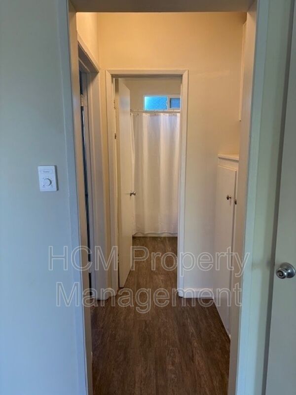 Welcome to 4112 Grand View Blvd, a beautiful 2-bedroom, 2-bathroom apartment located in Mar Vista property image
