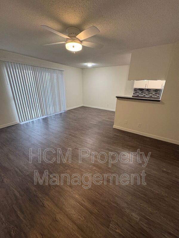 Welcome to 1322 Stanford, a charming 1-bedroom, 1-bathroom apartment located in the heart of Santa Monica property image