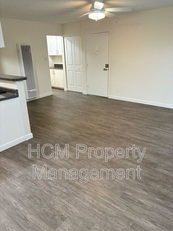 Welcome to 1322 Stanford, a charming 1-bedroom, 1-bathroom apartment located in the heart of Santa Monica property image