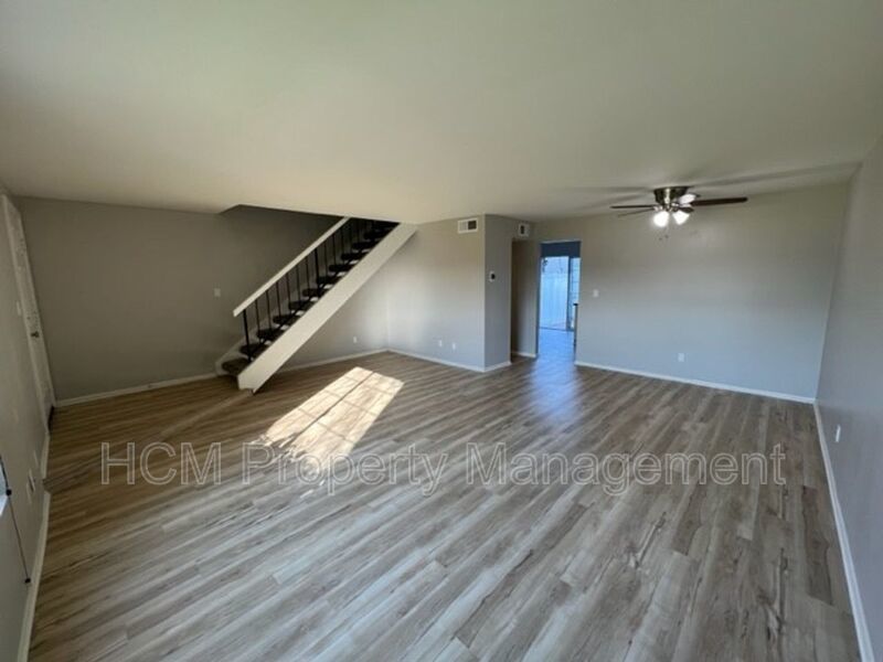 Beautiful 3 Bedroom + 1.5 Bath Townhouse in highly desirable Briarcliffe community! property image