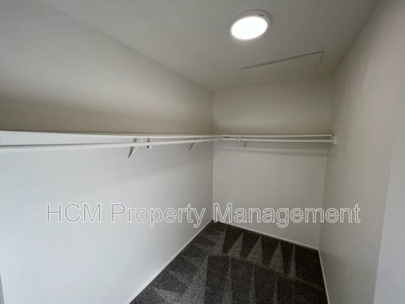 Beautiful 3 Bedroom + 1.5 Bath Townhouse in highly desirable Briarcliffe community! property image