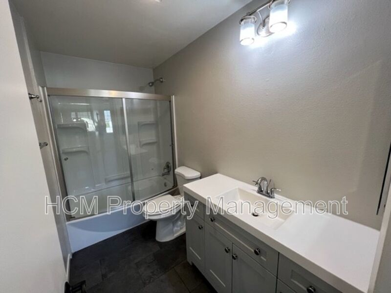 Beautiful 3 Bedroom + 1.5 Bath Townhouse in highly desirable Briarcliffe community! property image