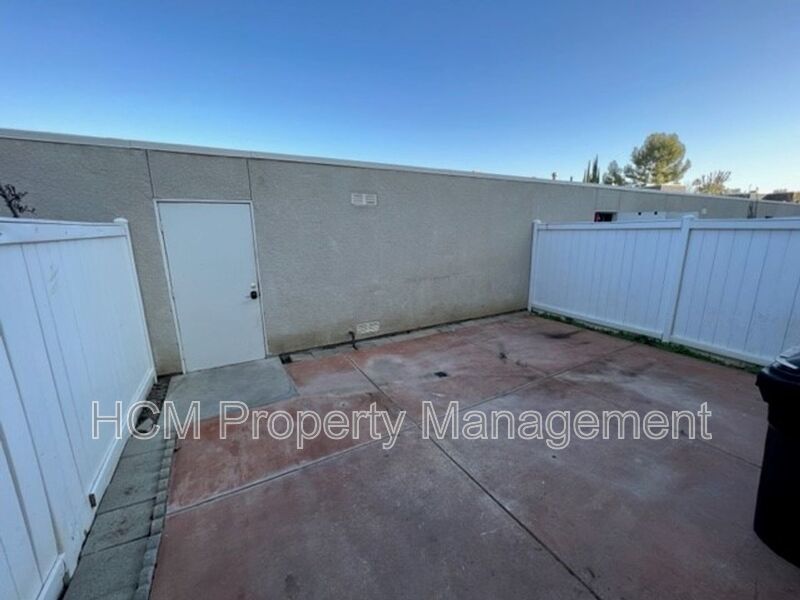 Beautiful 3 Bedroom + 1.5 Bath Townhouse in highly desirable Briarcliffe community! property image