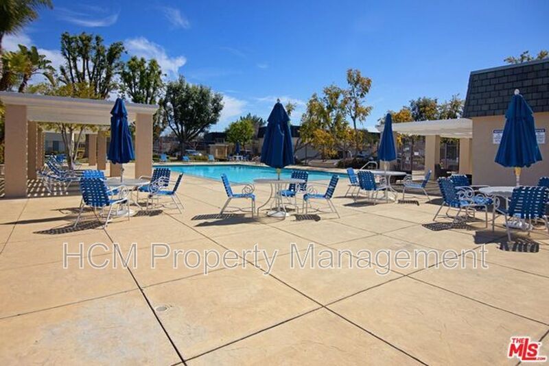 Beautiful 3 Bedroom + 1.5 Bath Townhouse in highly desirable Briarcliffe community! property image