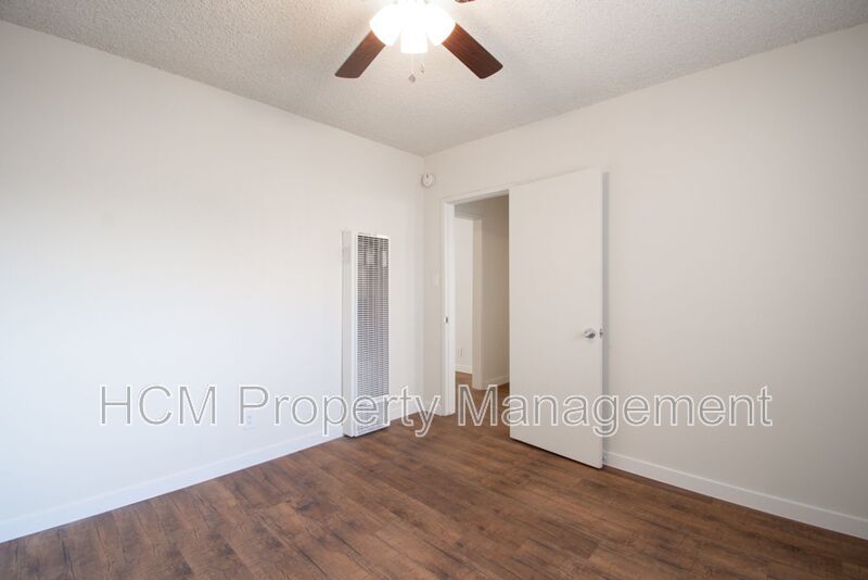 Welcome to 10121 Tabor, a stunning 2-bedroom, 2-bathroom apartment located in the heart of Palms property image