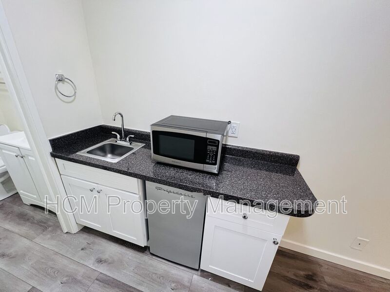 Introducing a bachelor apartment (no kitchen) in the heart of West Los Angeles! property image
