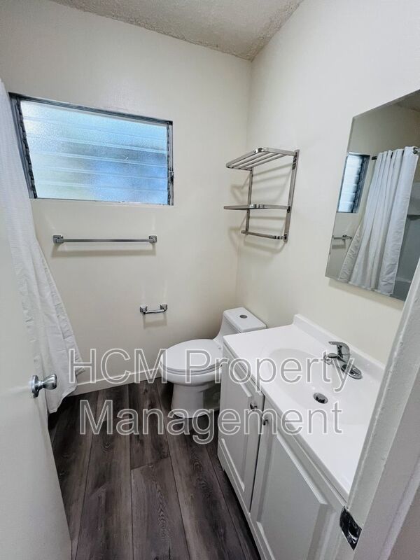 Introducing a bachelor apartment (no kitchen) in the heart of West Los Angeles! property image