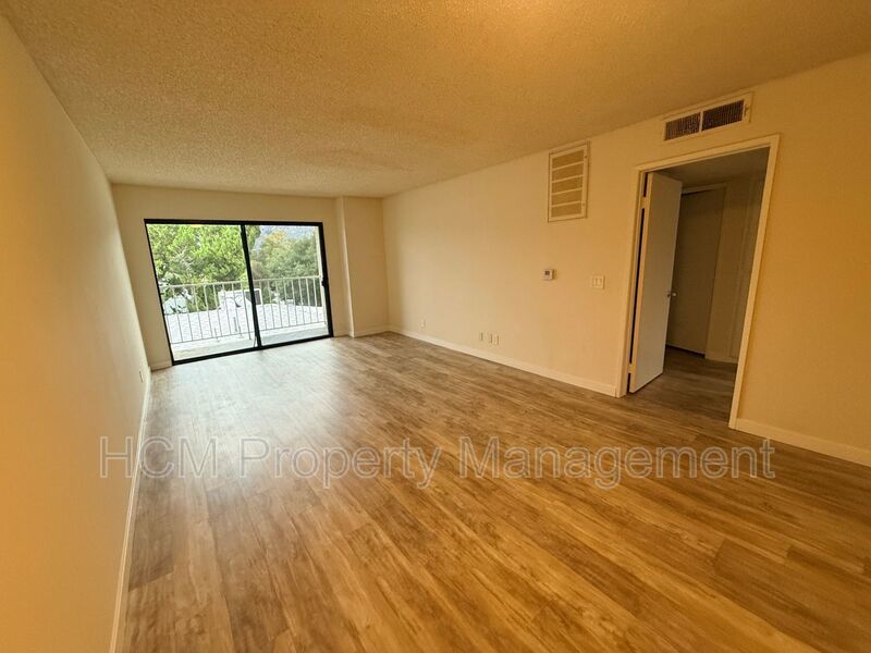Welcome to 10418 Scoville Ave, a charming 2-bedroom apartment nestled in the heart of Sunland property image