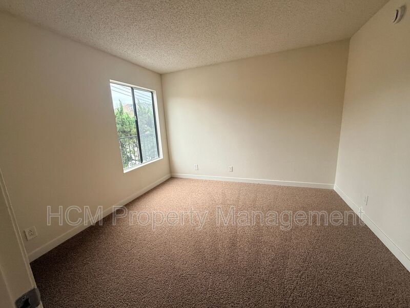 Welcome to 10418 Scoville Ave, a charming 2-bedroom apartment nestled in the heart of Sunland property image