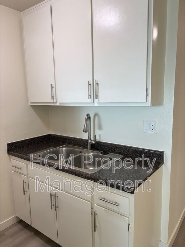 Welcome to your new home in the heart of Los Angeles! property image