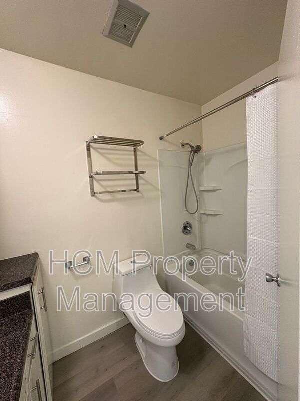 Welcome to your new home in the heart of Los Angeles! property image