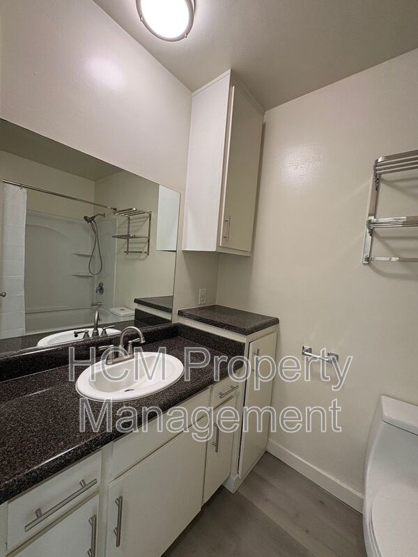 Welcome to your new home in the heart of Los Angeles! property image