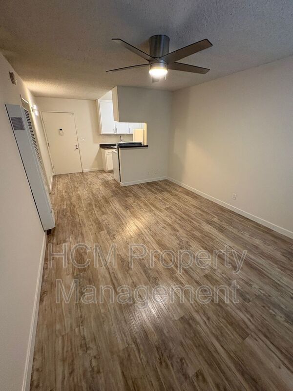 Welcome to 3747 Sepulveda Blvd, a stunning 1 bedroom, 1 bathroom apartment located in the heart of Los Angeles property image