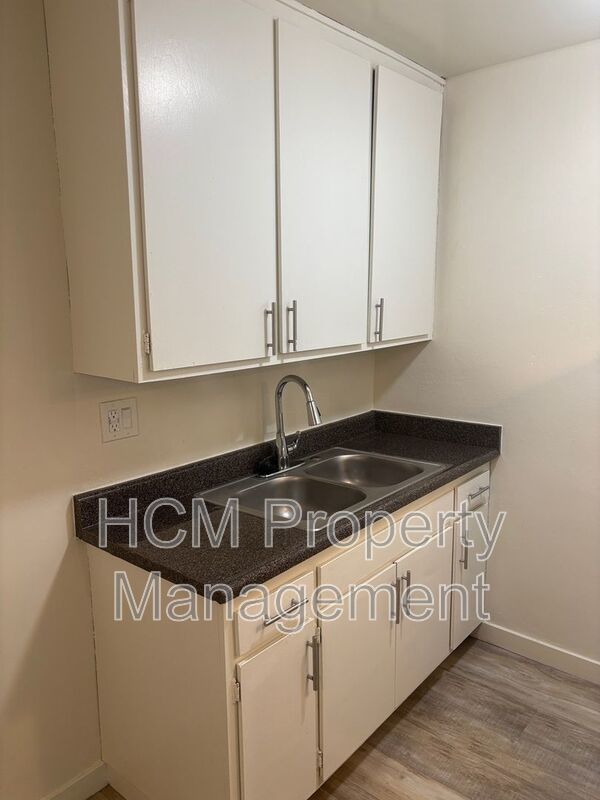 Welcome to 3747 Sepulveda Blvd, a stunning 1 bedroom, 1 bathroom apartment located in the heart of Los Angeles property image