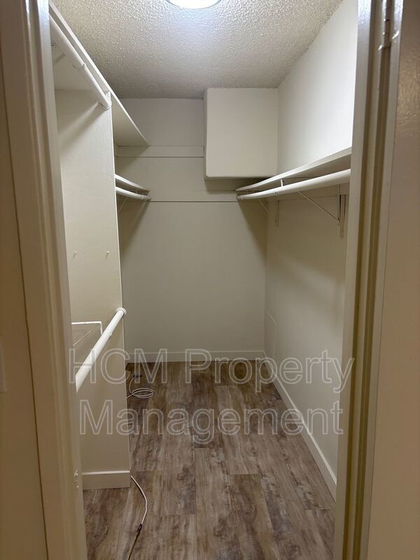 Welcome to 3747 Sepulveda Blvd, a stunning 1 bedroom, 1 bathroom apartment located in the heart of Los Angeles property image