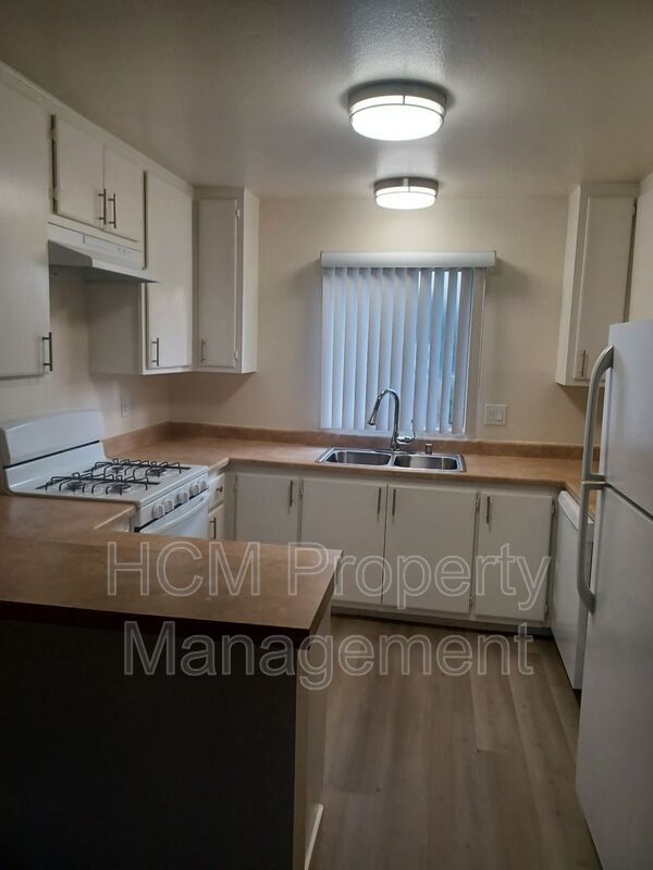 Welcome to 10319 Commerce Ave, a charming 2-bedroom, 1-bathroom apartment nestled in the heart of Tujunga property image