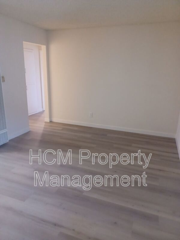 Welcome to 10319 Commerce Ave, a charming 2-bedroom, 1-bathroom apartment nestled in the heart of Tujunga property image