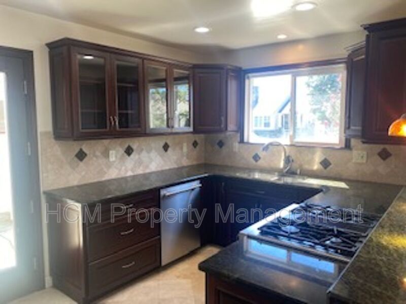 2 Bedroom Charmer in desirable Long Beach neighborhood property image