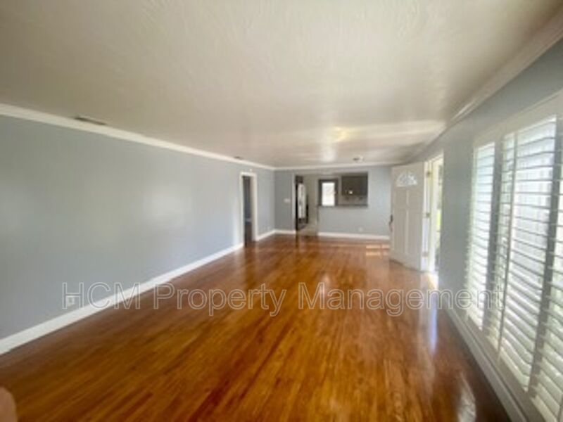 2 Bedroom Charmer in desirable Long Beach neighborhood property image