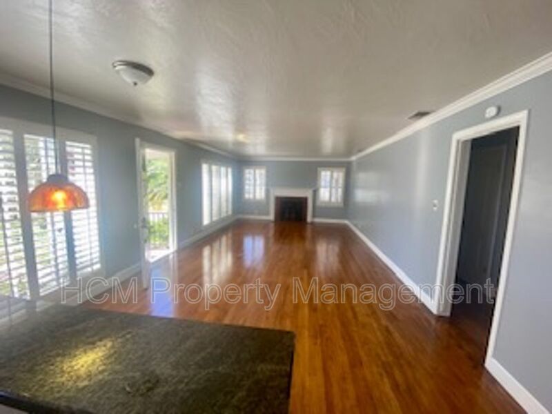2 Bedroom Charmer in desirable Long Beach neighborhood property image