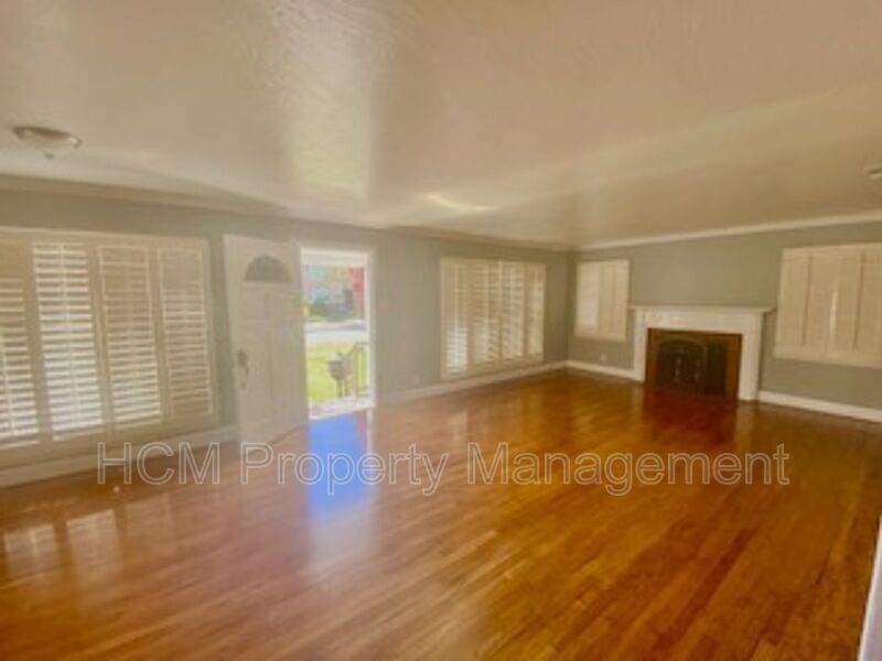 2 Bedroom Charmer in desirable Long Beach neighborhood property image