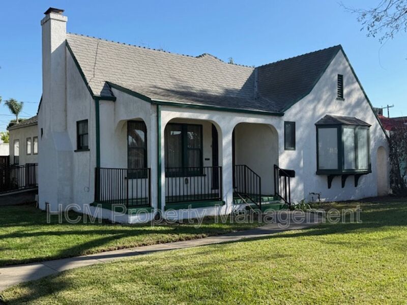 Corner lot home with Lots of Curb Appeal property image