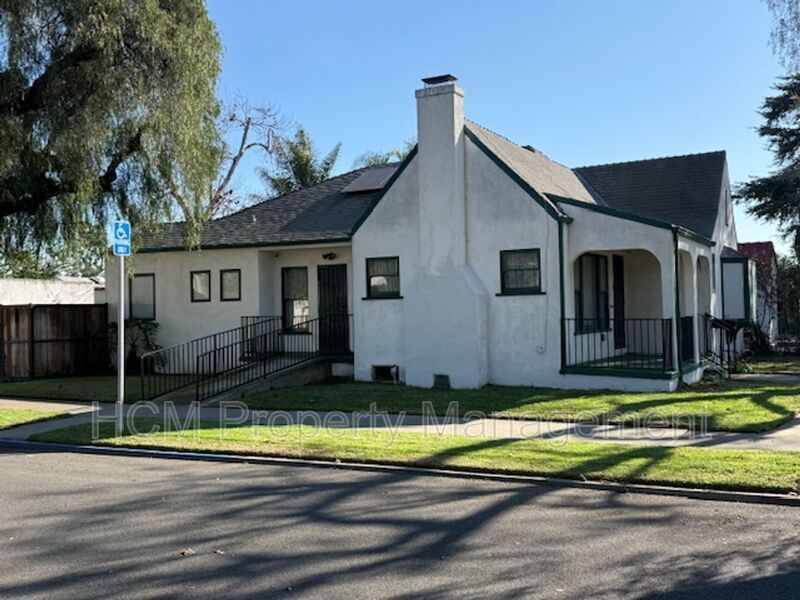 Corner lot home with Lots of Curb Appeal property image