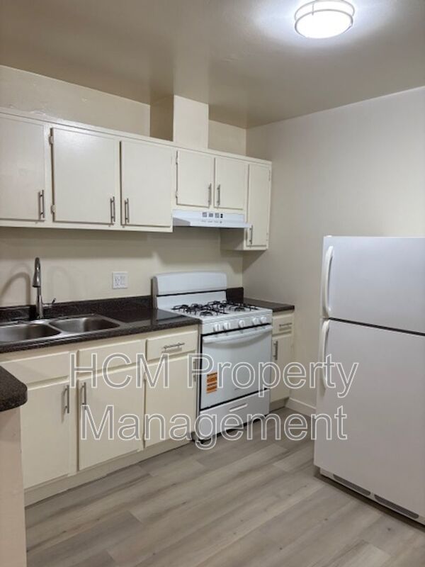 Welcome to 1811 7th St, a charming 1 bed, 1 bath apartment located in the heart of Santa Monica property image