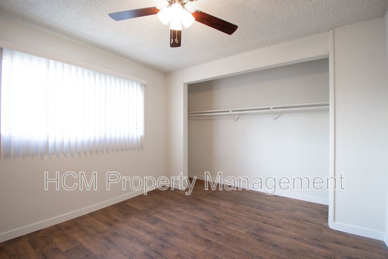 Welcome to 10121 Tabor, a stunning 2-bedroom, 2-bathroom apartment located in the heart of Palms property image