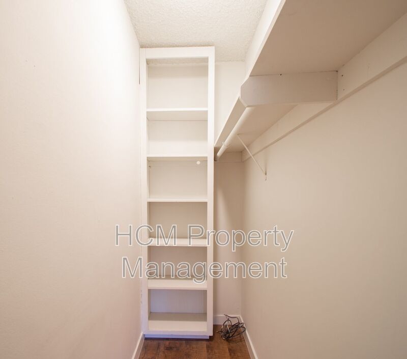 Welcome to 10121 Tabor, a stunning 2-bedroom, 2-bathroom apartment located in the heart of Palms property image