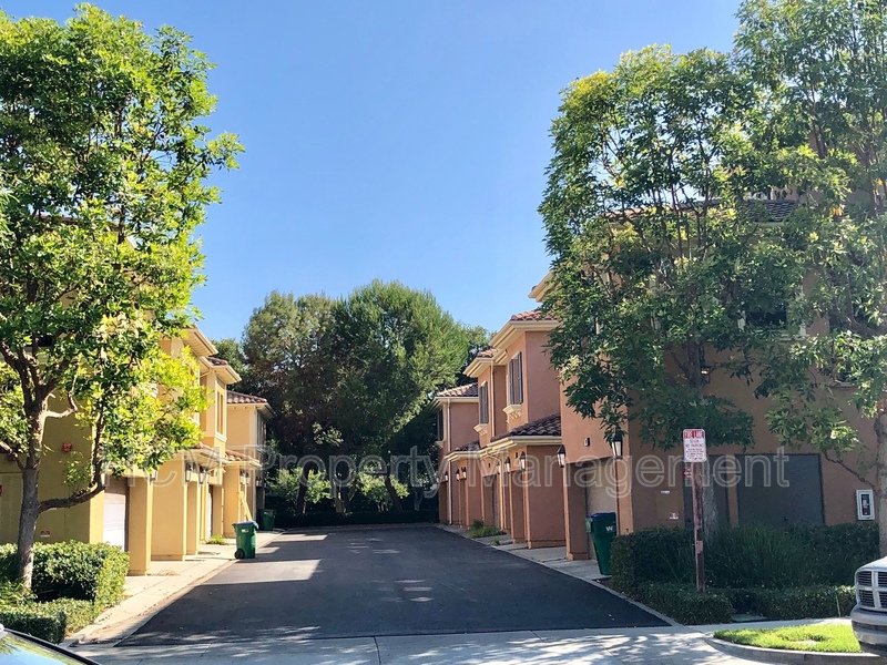 Wow, A Woodbury 3 BD, 2.5 BA Townhome property image