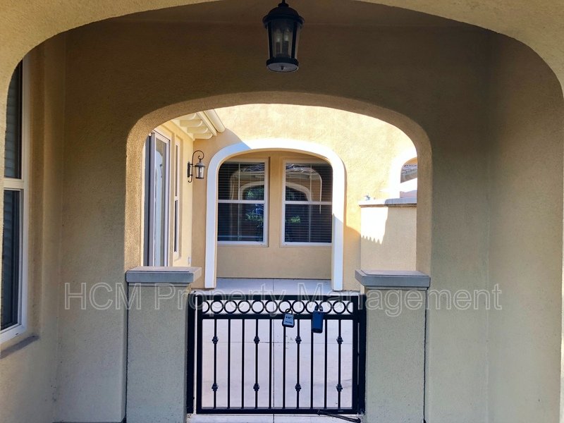 Wow, A Woodbury 3 BD, 2.5 BA Townhome property image