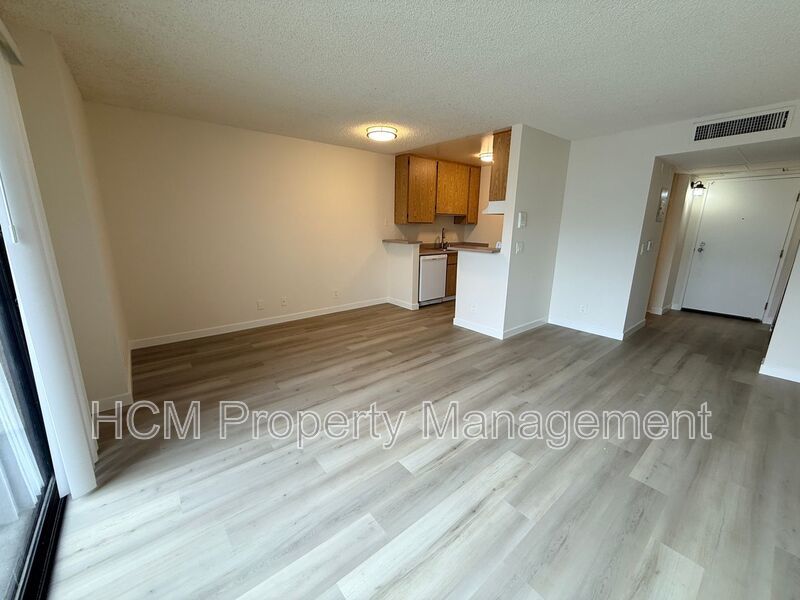 Welcome to 10418 Scoville Ave, a great studio apartment nestled in the heart of Sunland, CA. property image