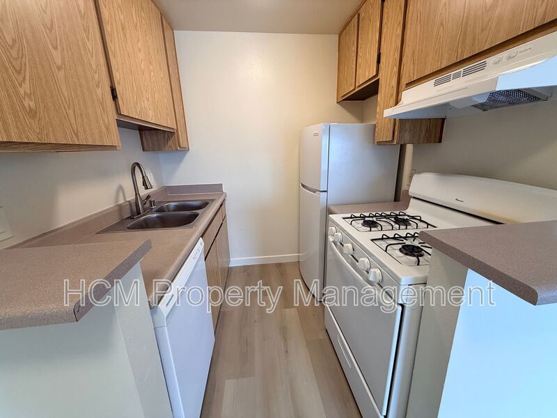 Welcome to 10418 Scoville Ave, a great studio apartment nestled in the heart of Sunland, CA. property image