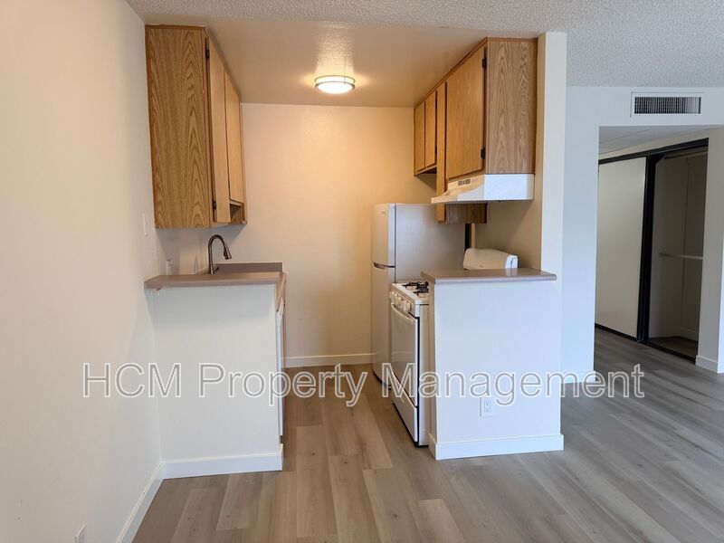 Welcome to 10418 Scoville Ave, a great studio apartment nestled in the heart of Sunland, CA. property image
