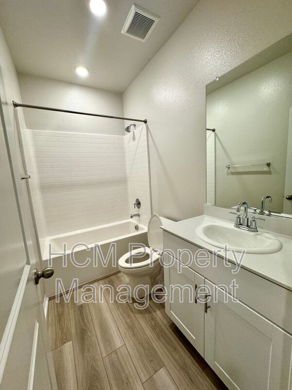 Beautiful 3 bedroom end unit in the heart of Rancho Mission Viejo property image