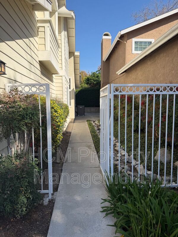 3 Bedroom spacious home in Irvine (Northwood Glen) property image